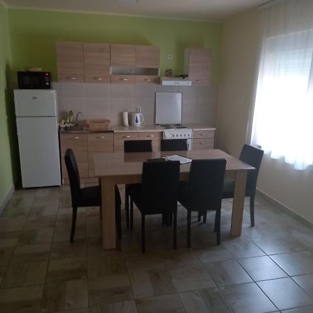Apartman Fiva Appartement Pacir Buitenkant foto