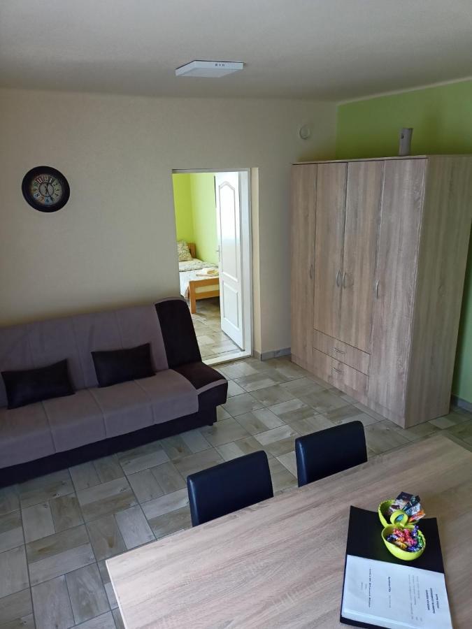 Apartman Fiva Appartement Pacir Buitenkant foto